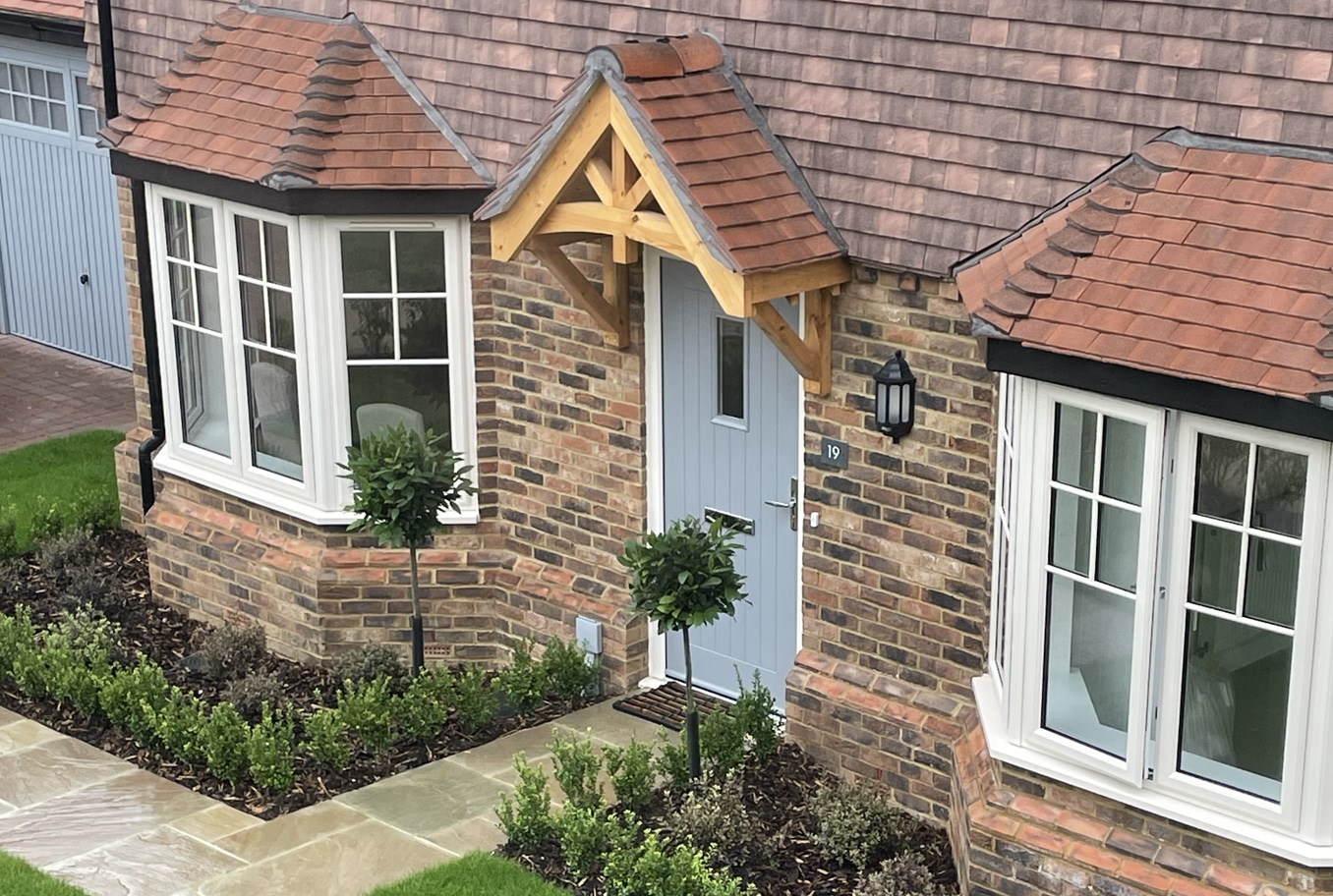 choosing-the-right-plot Example of reserving a new build plot beautiful front garden of Esquire home in Kent
